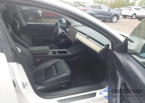 2021 Tesla Model 3 Long Range Dual Motor All-Wheel Drive z USA, uszkodzony, nr VIN 5YJ3E1EB7MF862301